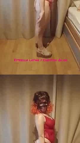 Hawt gal in mask plays with vibrator in her booty