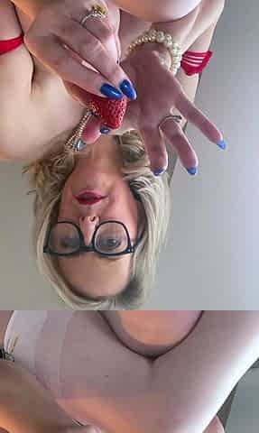 Blonde Nice Big Boobs Masturbating