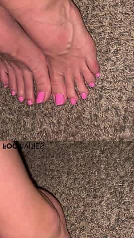 Veiny Feet After Shower - Silent Tease by Ivys Feet Footivities