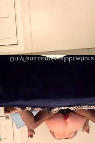 Sexy ass amateur blonde milf fucks black interracial