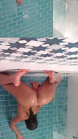 PUSSY BABE BRUNETTE masturbating