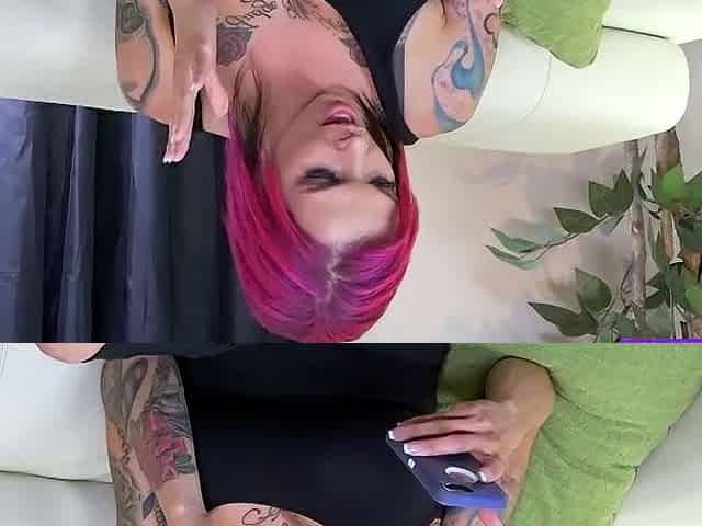 Tattooed damsels share their fetish for each other
