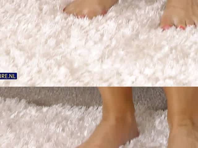 Masturbating British Cleaning Lady Ellie Plays With Her Saggy Tits And Shaved Pussy - MatureNl