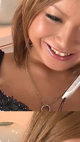 Softcore Session with a Girl Still Talking on the Phone and Fingering Herself