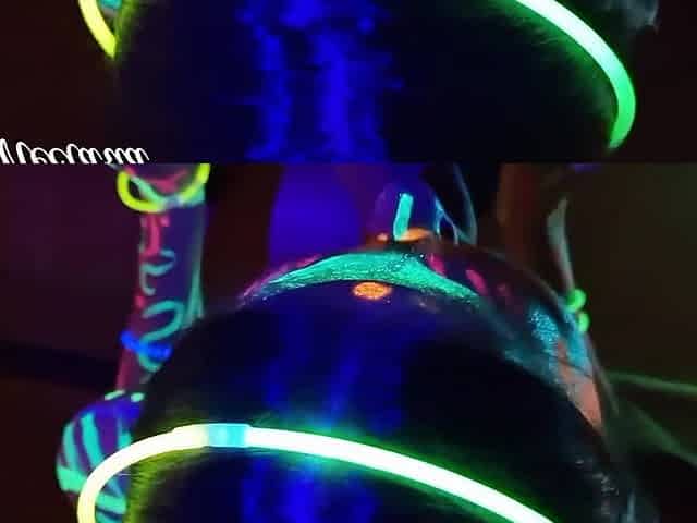 Fucked The Wild Slim Girl In The Uv- Light