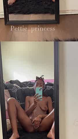 Black Bang Herself In The Mirror