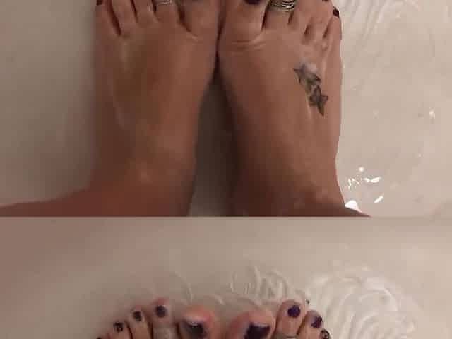 Q11 - Undressed Feet Joy