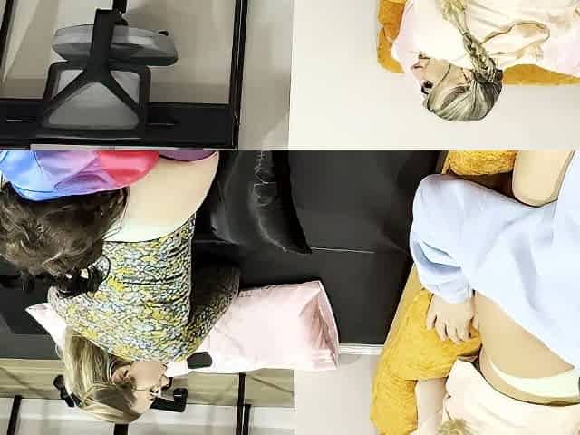 Blonde hottie and brunette slut licks and kisses each others