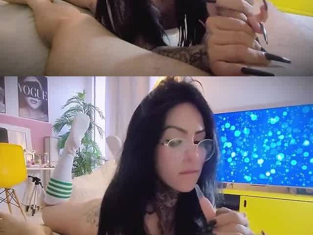 Wants To Fuck After College