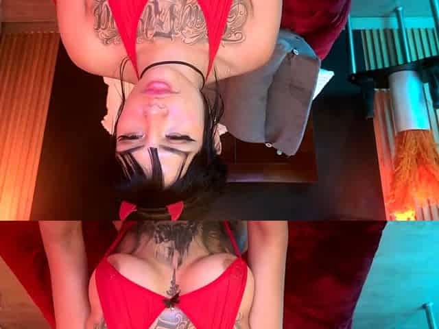 Brunette Solo Webcam Masturbation