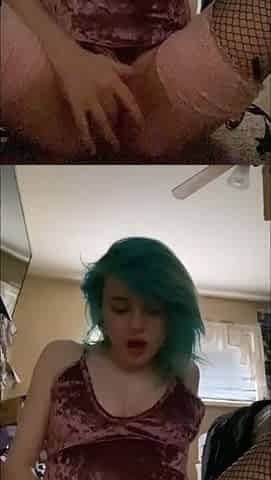 eighteen Year Old Masturbating & Cumming