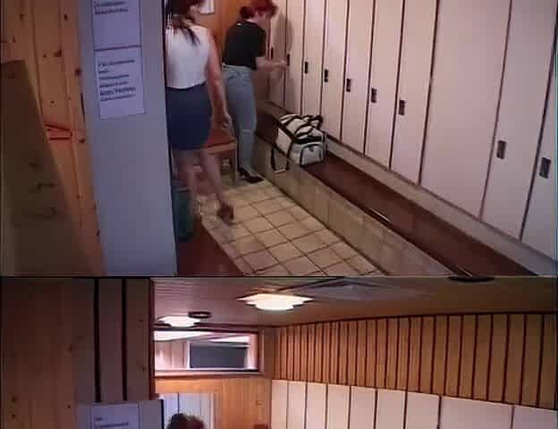 Doxies eat cum after riding 2 giant weenies jointly