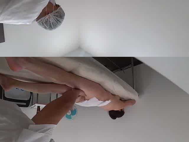 Luna Roulette Enjoys Foot Massage And Exciting Fellatio