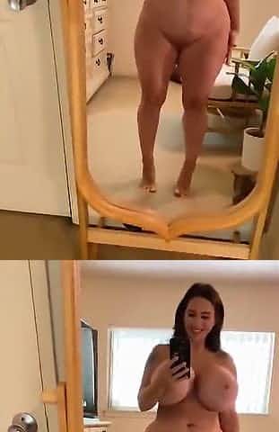 large tits hotty showing full body in mirror
