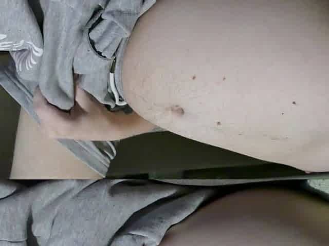 Mastusbating and cum (spunk fountain)