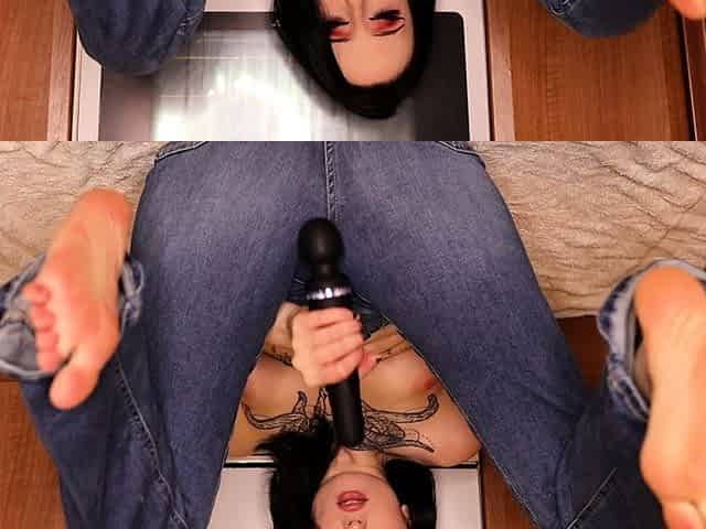 Webcam brunette solo masturbation