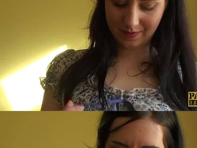 British bird fingering herself