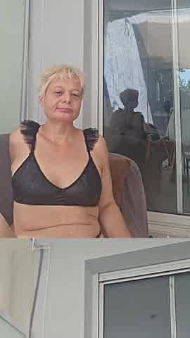 Hard Solo of a Slutty MILF: Double Penetration and Intense Orgasm