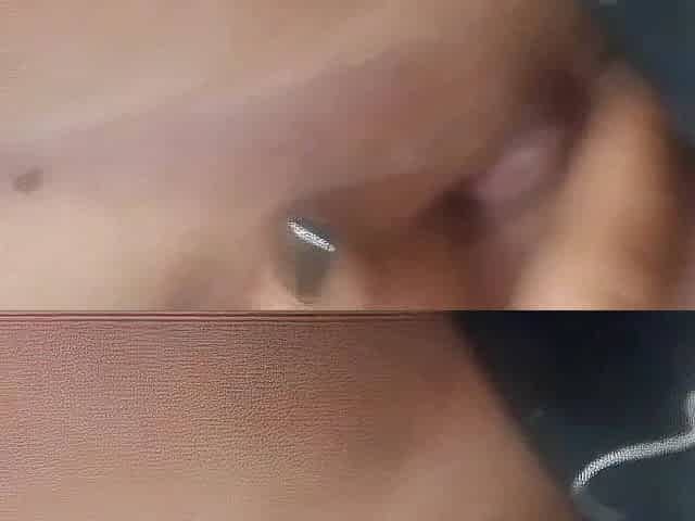 See the cum ooze outta me. Squirting and groaning