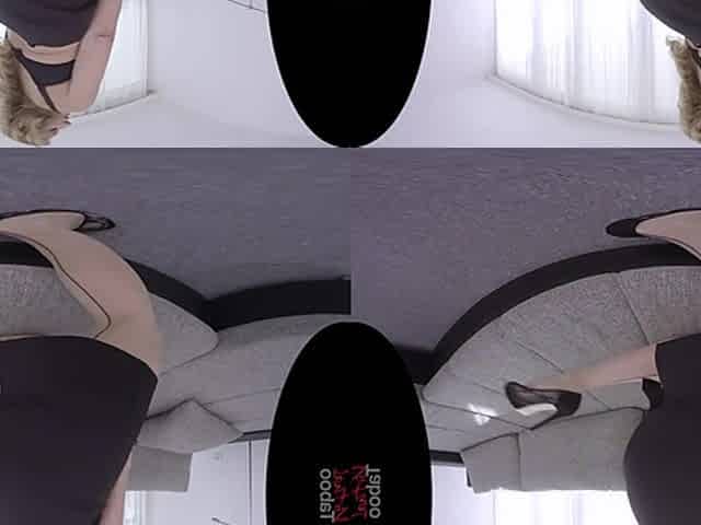 Carol Goldnerova VR Porn: Mommy's Playtime - VirtualTaboo
