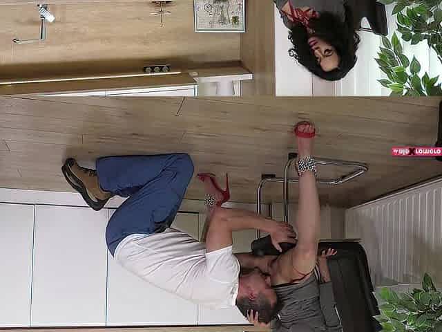 The plumber and the squirting housewife V.two (short)