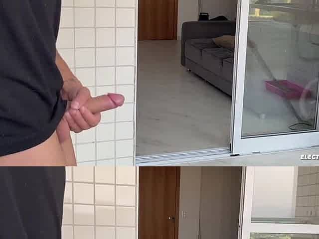 I called that maid, that babe came wearing these short shorts to tease me, I got so turned on.