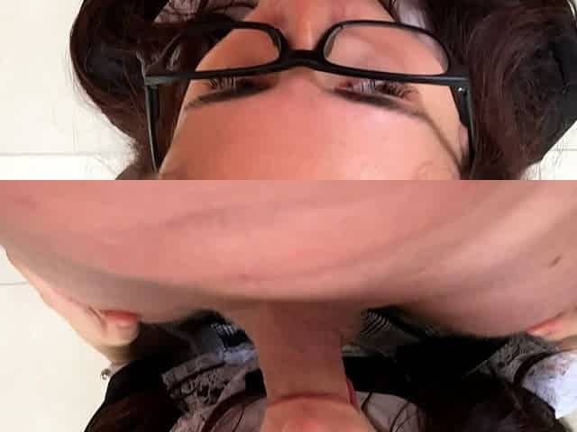 Sexy Brunette Teen Fingering Toying