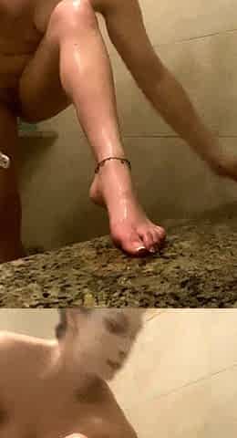 Solo toying her pussy and masturbating