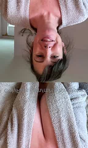 Big boob brunette masturbates on webcam