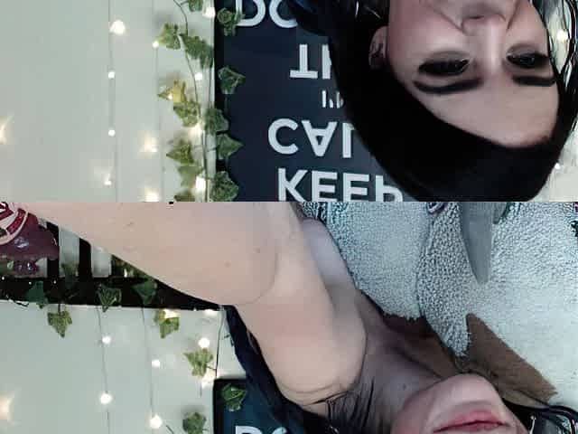 Brunette Couch Webcam Solo Fun Masturbating