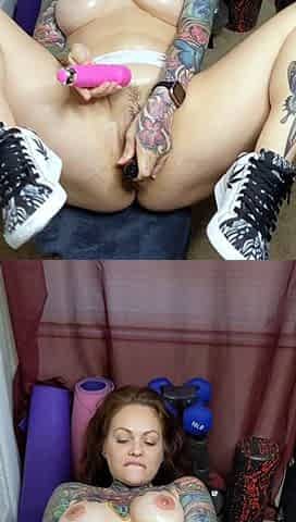 Big boobs milf masturbates with her dildo