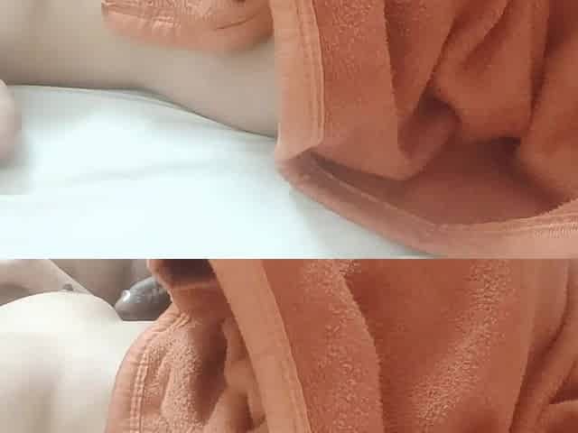 Desi Girl Mona and Her Boyfriend Enjoys Early Morning Sex