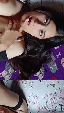 Teen Latina Girl Showeing Her Tits