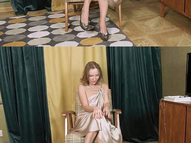 Middle aged woman Iki is finger fucking and toying snatch