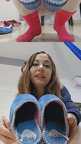 Slippers Modeling and Masturbating, Spanish Slippers
