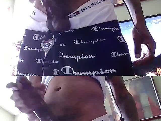 JERKING LARGE OILED UP SHLONG UNTILL EXPLODES