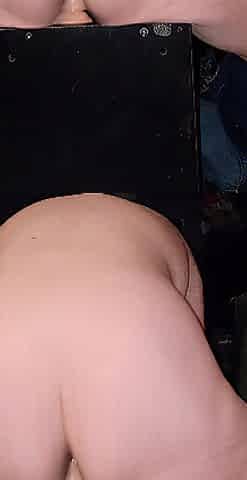 Transmale were riding a sex tool then use screw machine that cause him squirting hard