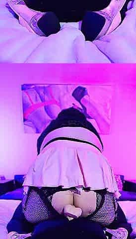 Hot Miss Jess bouncing on a massive sex toy!????