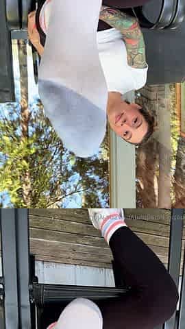 Amateur Foot Fetish Girlfriend Sucks and gives a Footjob