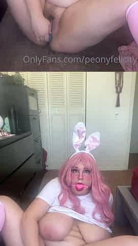 Big boobs milf masturbates with her dildo