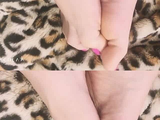 Filthy talk, feet, and snatch play with Carlycurvy!
