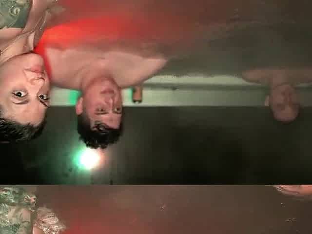 Hawt Jacuzzi Party: three Studs and two Chicks with No Rules