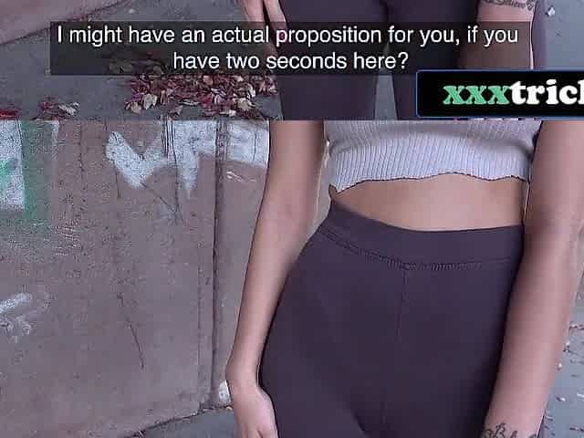 This Hawt Tourist Traded Her Twat for Cash and a Mouthful