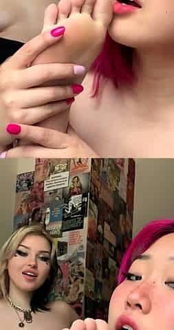 Lesbian foot fetish
