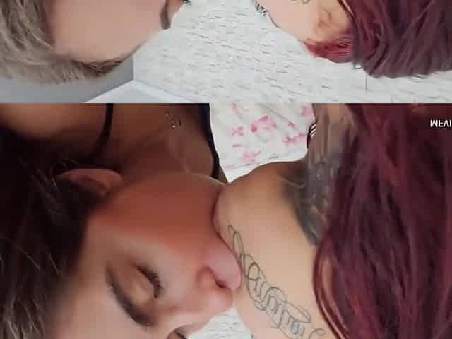 Deep Kissing Kinky Lesbian
