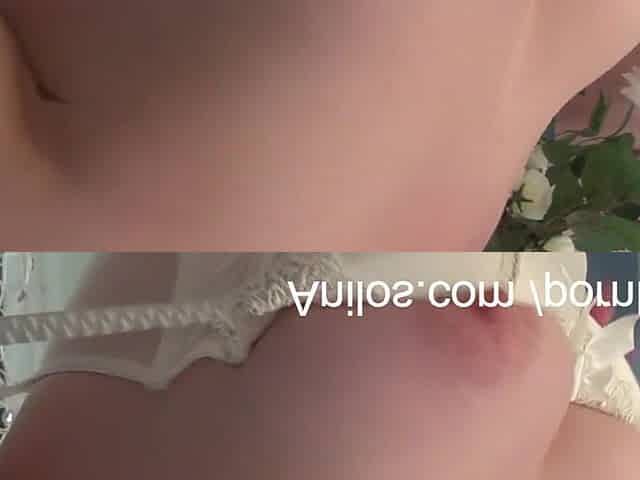 Sexy mama fingers her vagina to climax