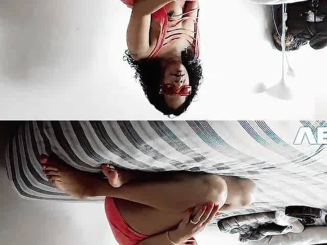 HOT BROWN SKIN Feet and Toes Up Solo Female Masturbating At Home Cosplay Queen