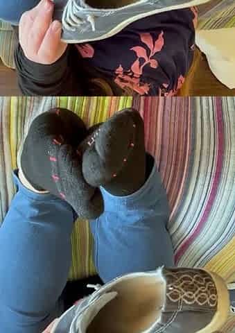 Maitresse Madelines solo foot fetish POV