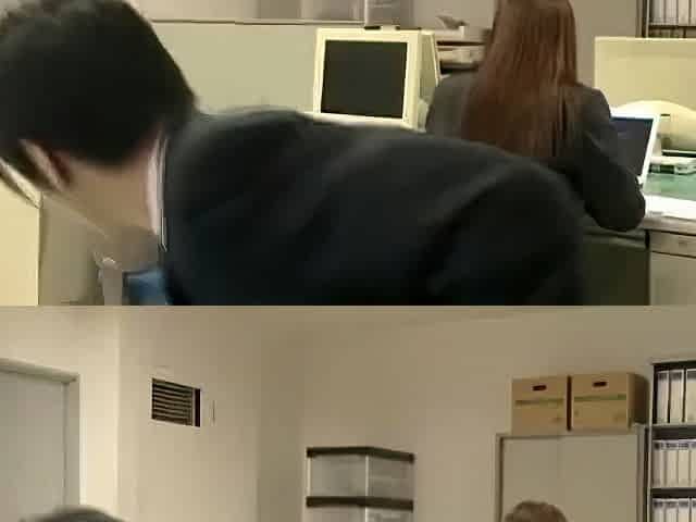 I made her sit on a chair and gave her a blowjob, penetrated her roughly, and made her squirt water.
