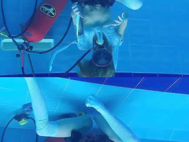 Golden-haired Slim wetlook scuba Fresh scene w49